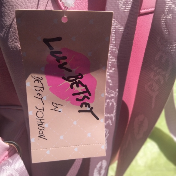 Luv Betsey by Betsey Johnson backpack in ombre pink. - Picture 15 of 16